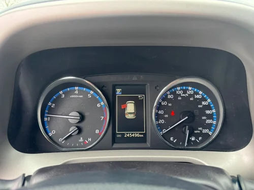 Toyota RAV4 LE 2018 — photo 16