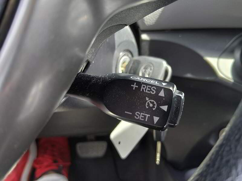 Toyota Yaris hatchback 2017 Hayon 5 portes, boîte automatique, LE — photo 14