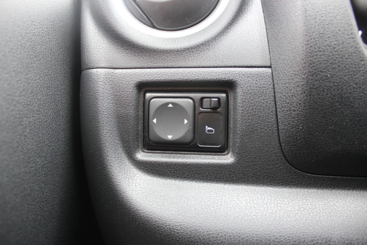 NISSAN Versa Note — photo 17