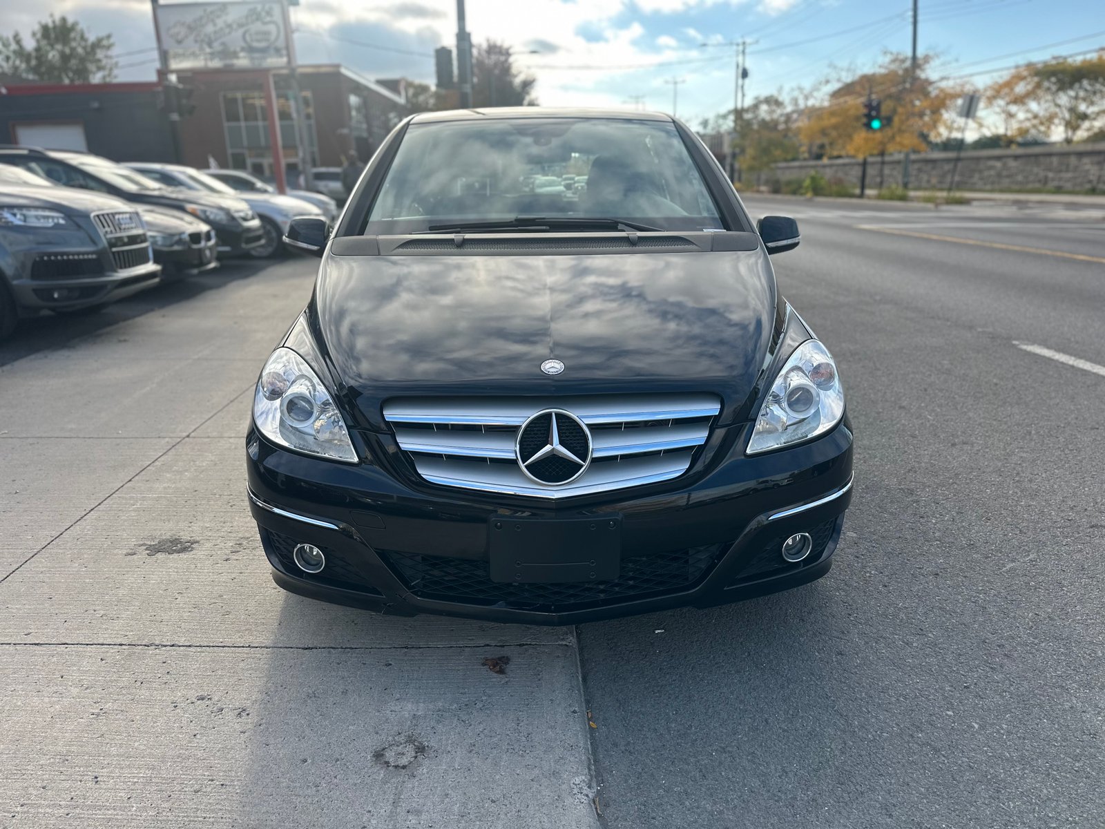 Mercedes-Benz B200 2011 — photo 8