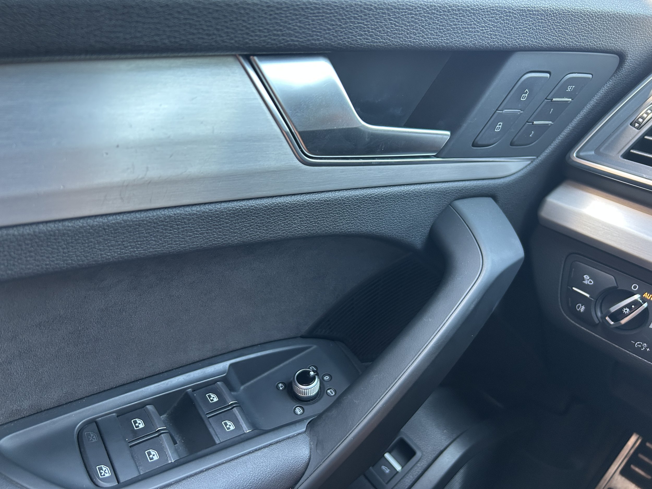 Audi SQ5 2018 — photo 17