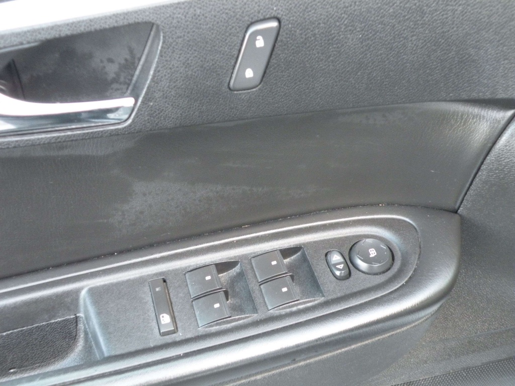 Chevrolet Traverse 2LT 2011 — photo 16