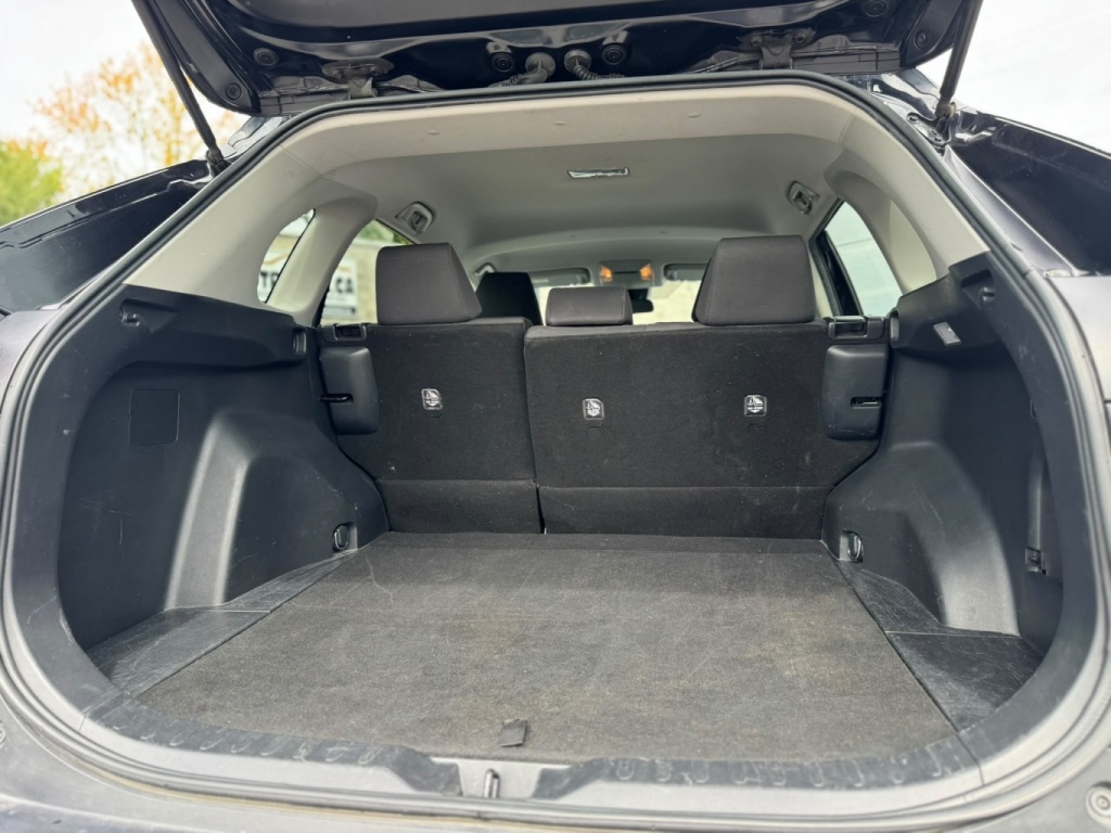 Toyota RAV4 LE 2021 — photo 17