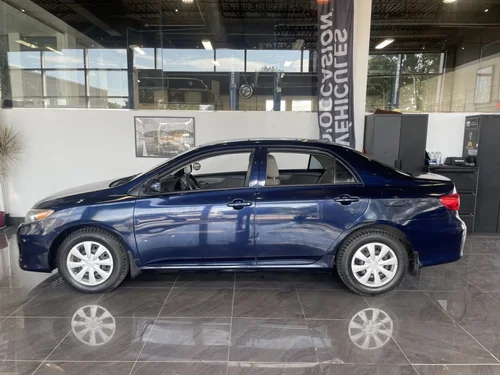 Toyota Corolla CE 2013 — photo 4