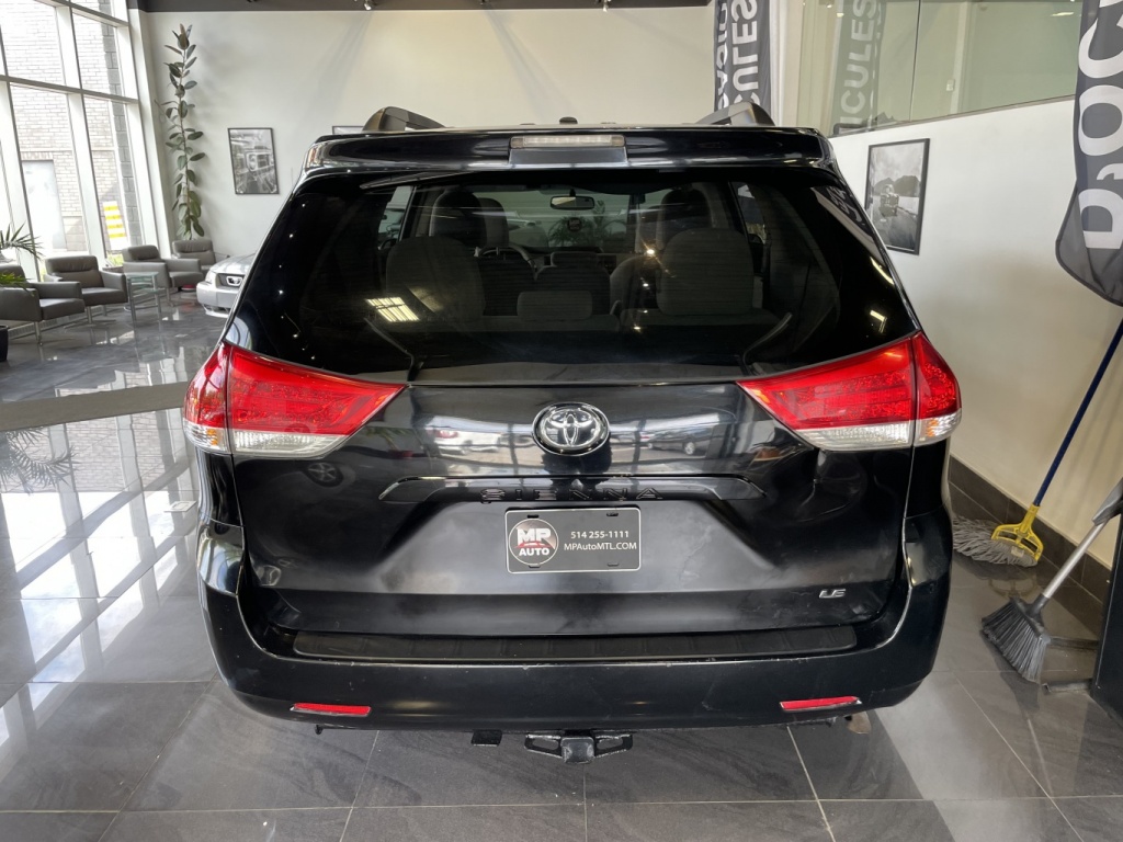 Toyota Sienna LE 2012 — photo 5