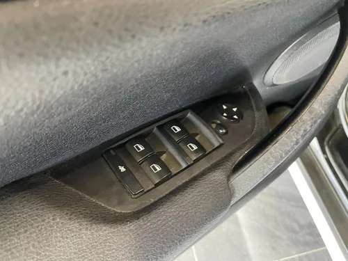 BMW X1 28i 2012 — photo 14