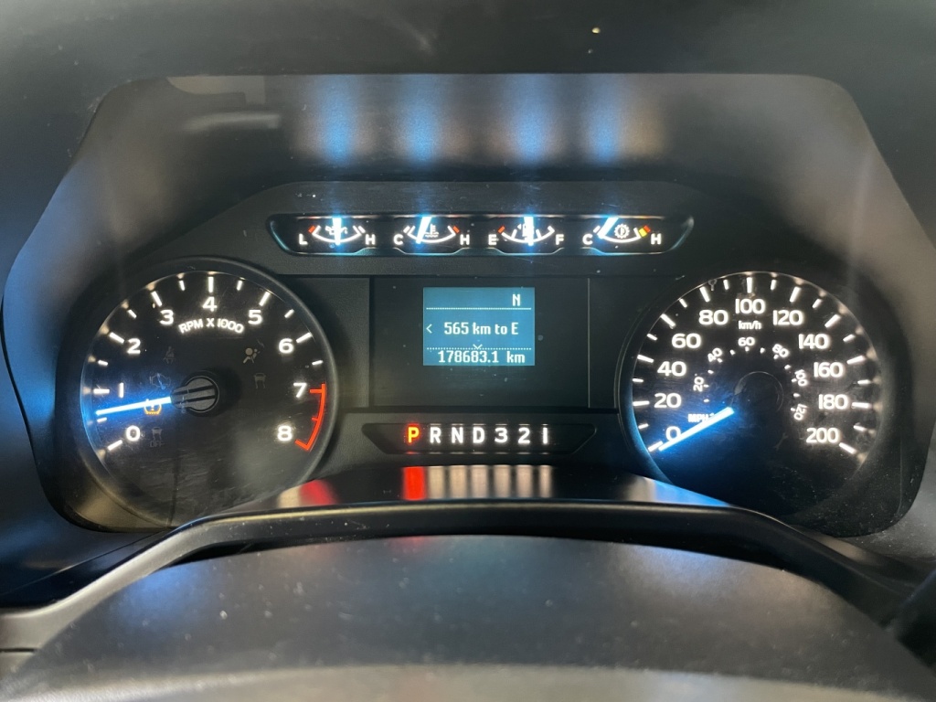 Ford F-150 XLT 2016 — photo 19