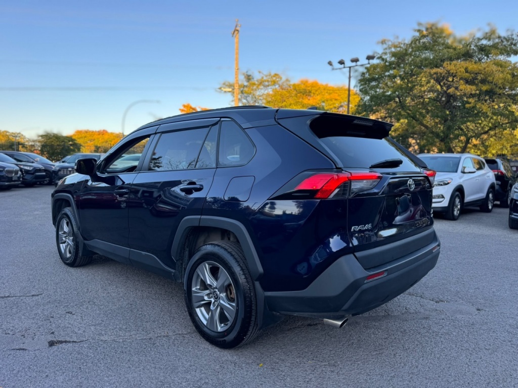 Toyota RAV4 XLE 2022 — photo 13