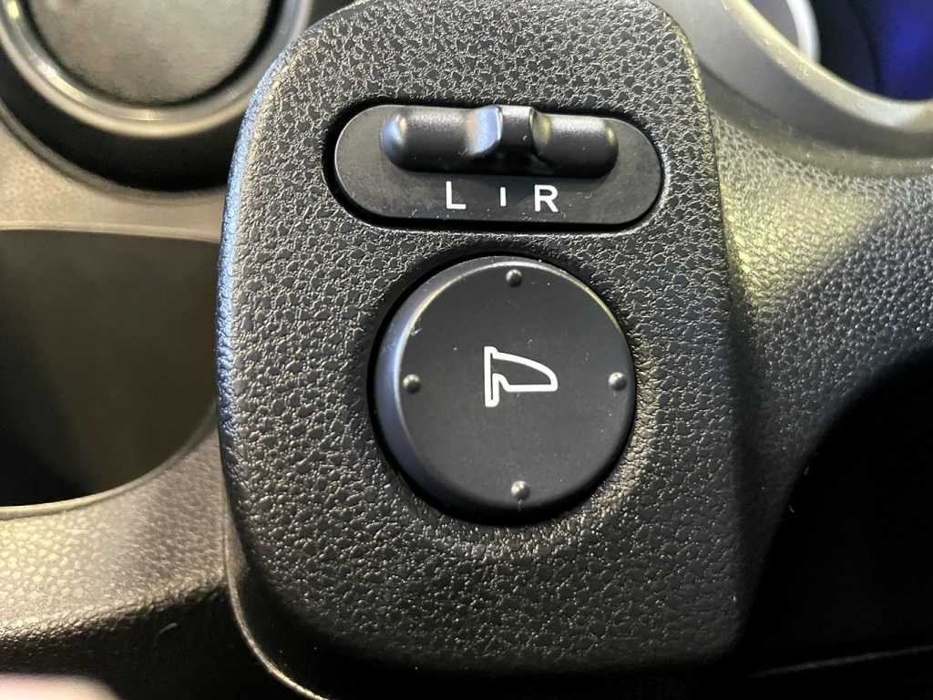 Honda Fit DX-A 2011 — photo 22