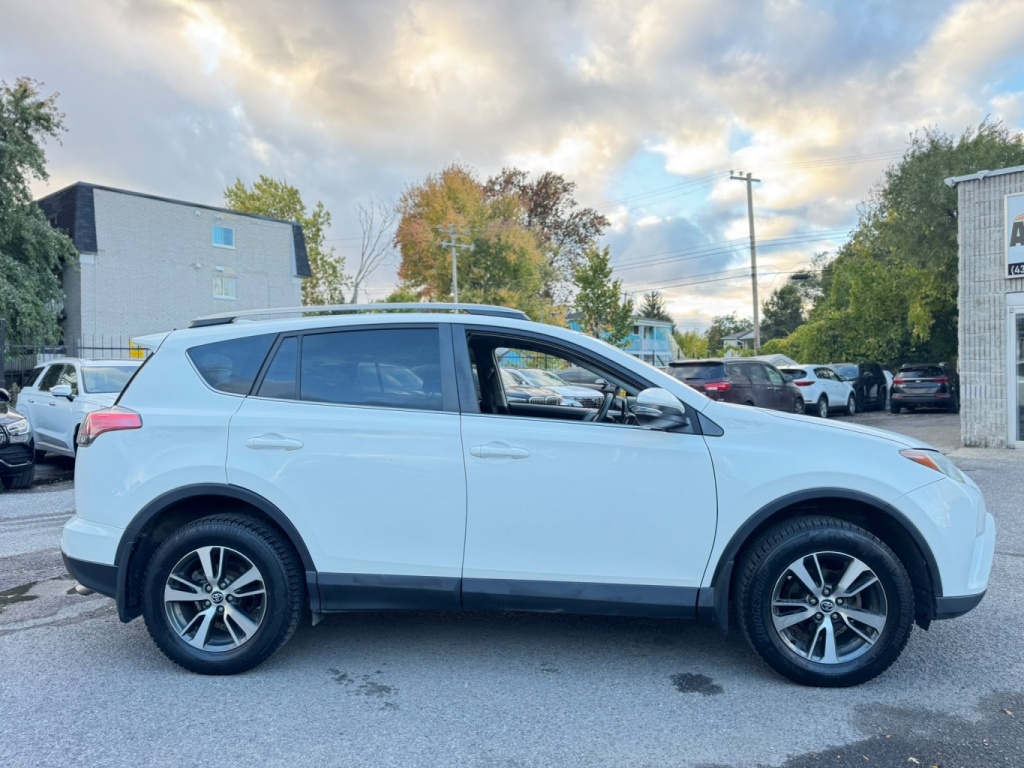 Toyota RAV4 LE 2018 — photo 8