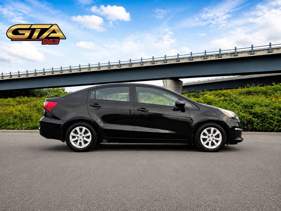 2016 Kia Rio — photo 2