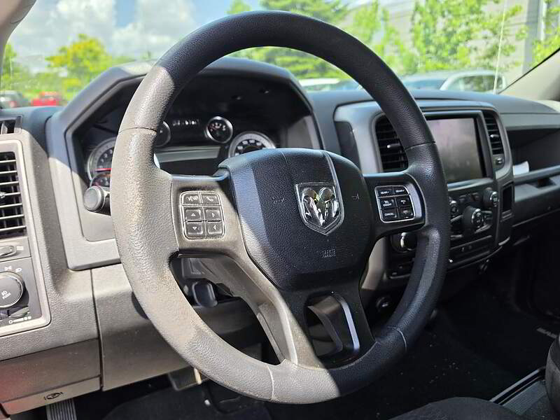 RAM 1500 Classic 2020 EXPRESS / 6 PLACES / BOITE 5 PI 7 po / CAMERA + BLUETOOTH ++++ — photo 11