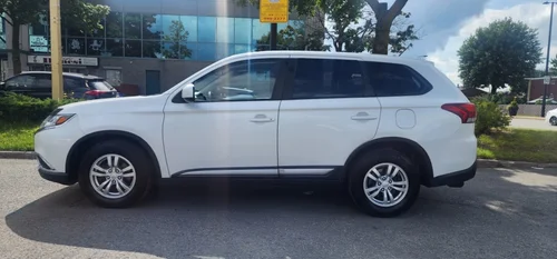 Mitsubishi Outlander ES 2016 — photo 8