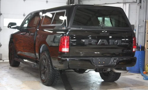 2022 RAM 1500 CLASSIC EXPRESS CREW CAB 4X4 — photo 4
