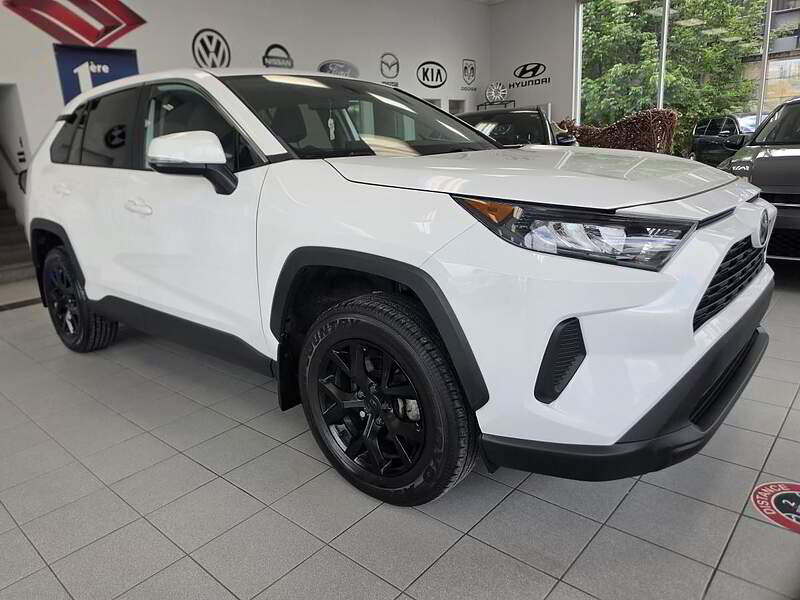 Toyota RAV4 2022 LE — photo 3