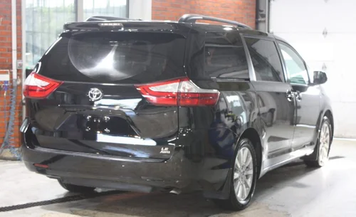 2017 TOYOTA SIENNA LE AWD — photo 6