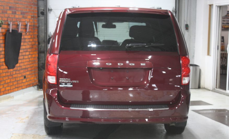 2020 DODGE GRAND CARAVAN SXT PRENIUM PLUS — photo 6