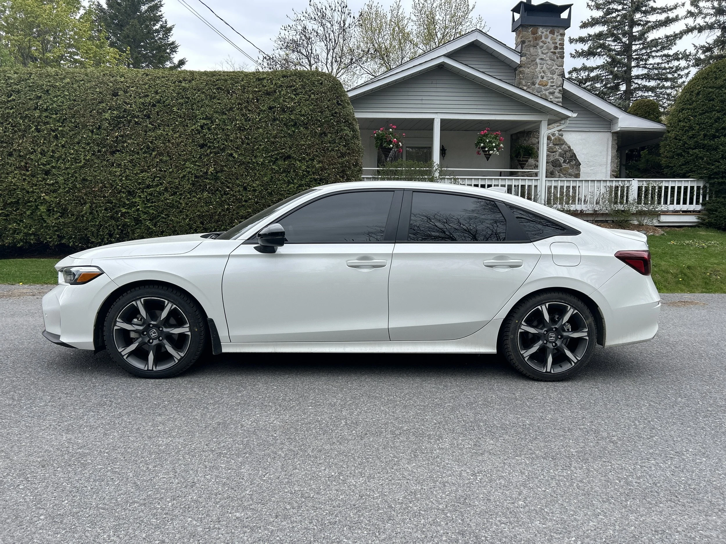 Honda Civic Touring Hybrid 2025 — photo 8