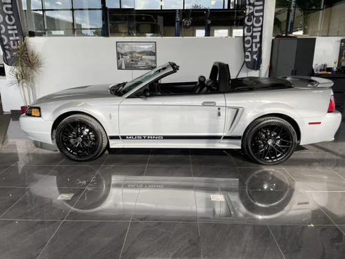 Ford Mustang  2002 — photo 4