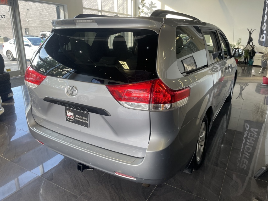 Toyota Sienna CE 2012 — photo 6