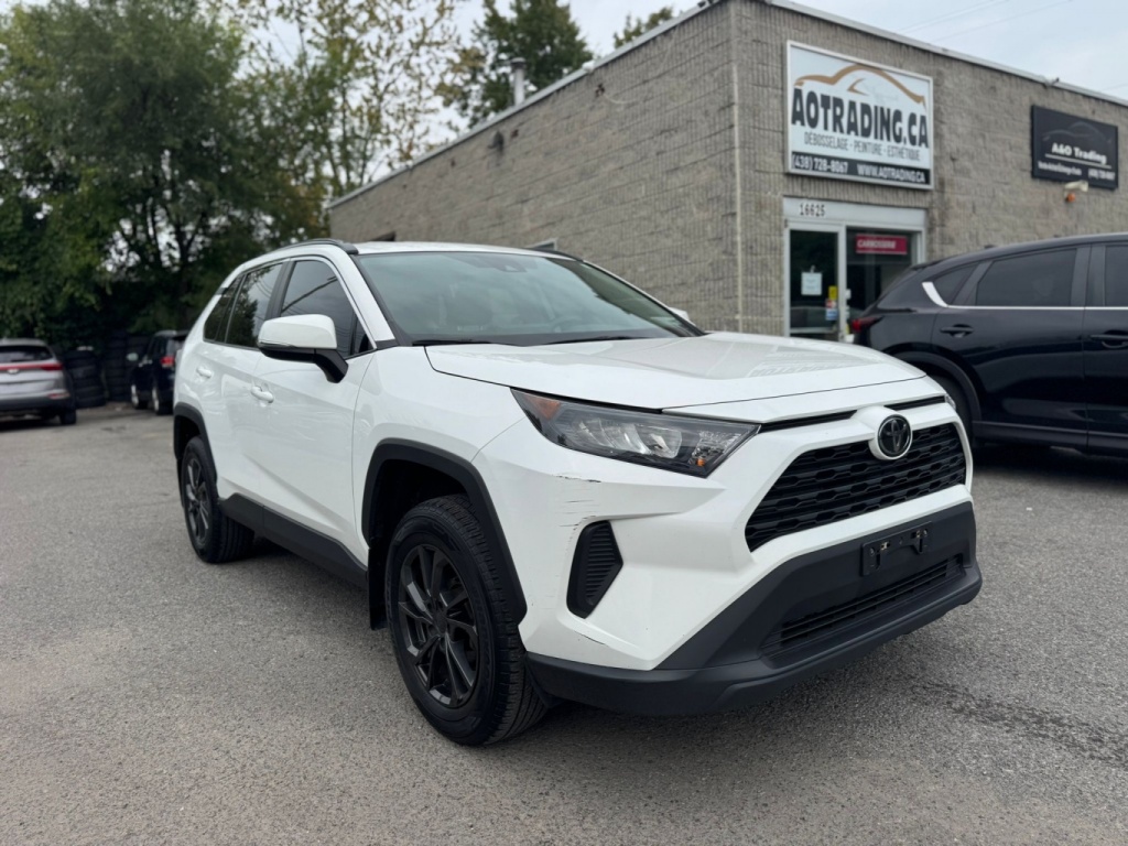 Toyota RAV4 LE 2020 — photo 2
