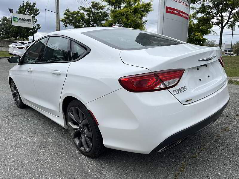 Chrysler 200 2016 S / TOIT PANO / CAMERA + CUIR + BLUETOOTH + BAS KM +++ — photo 3