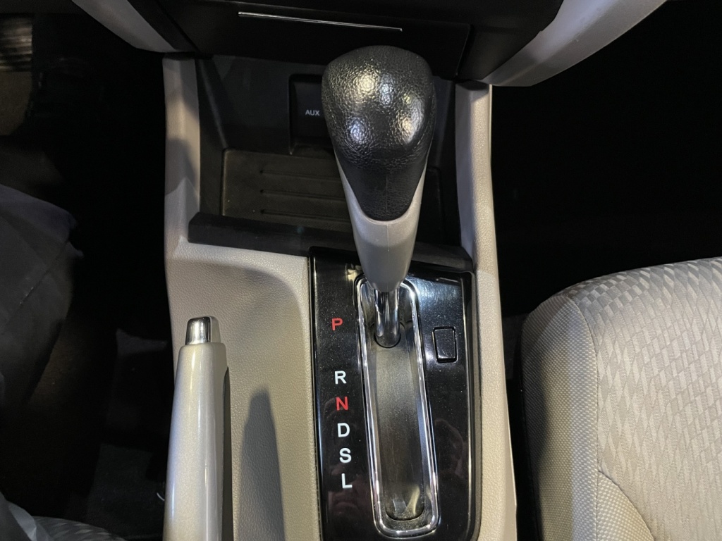 Honda Civic LX 2015 — photo 28
