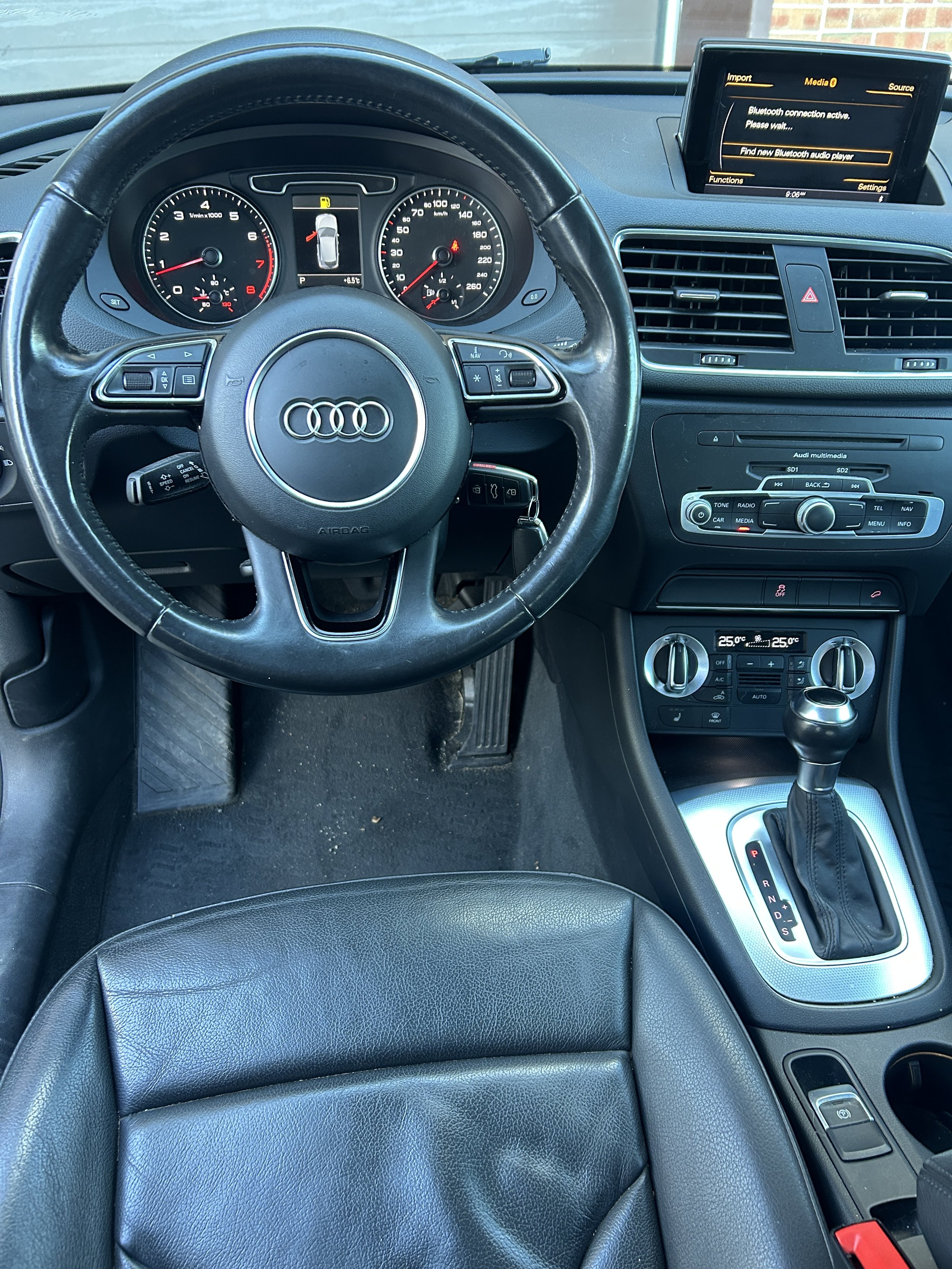 Audi Q3 2015 — photo 13