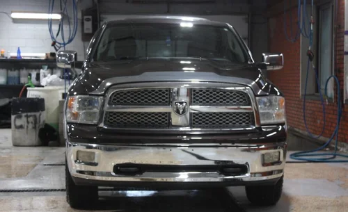 2011 RAM 1500 LARAMIE 4X4 — photo 2