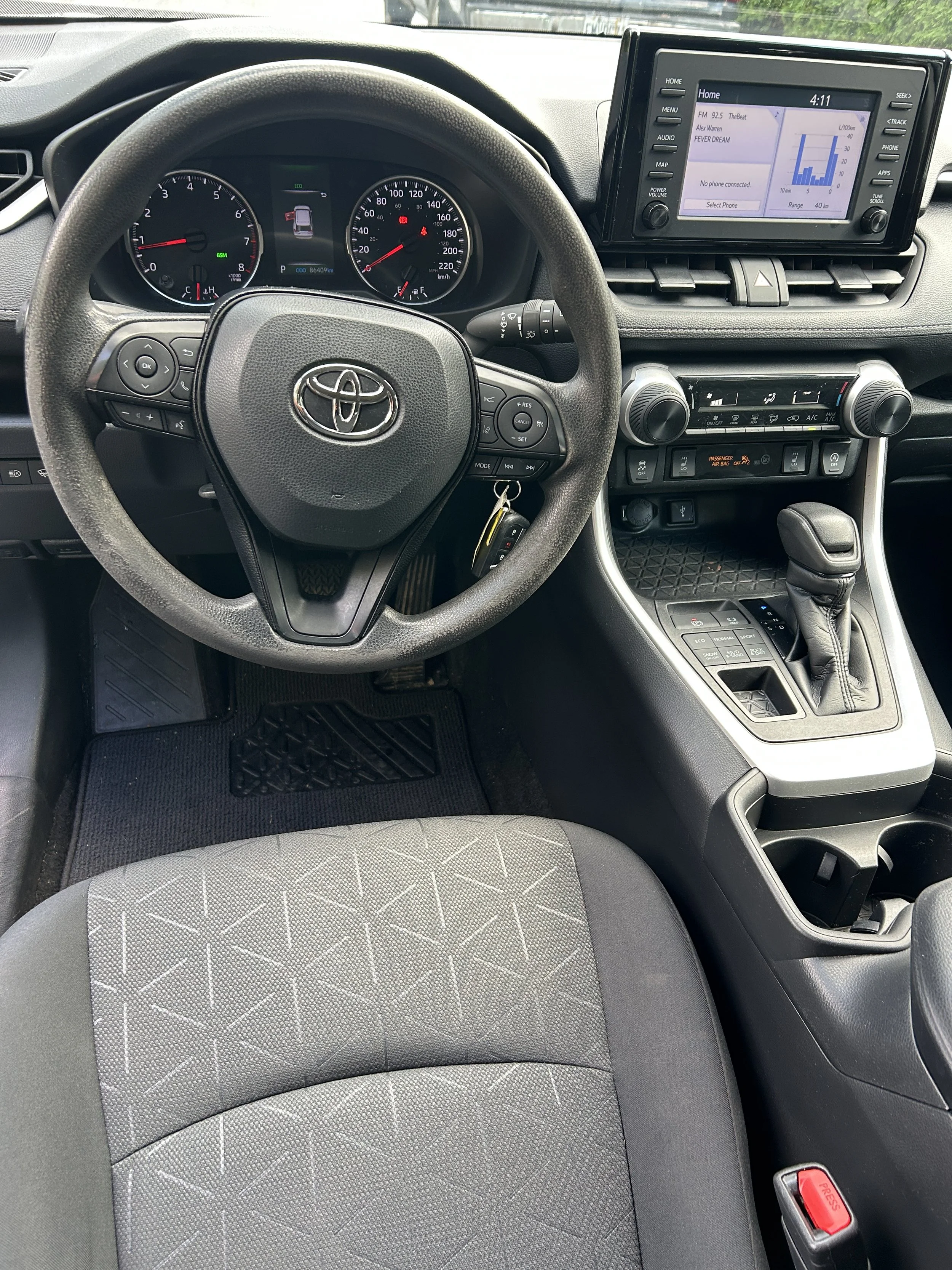 2021 Toyota Rav4 LE — photo 10
