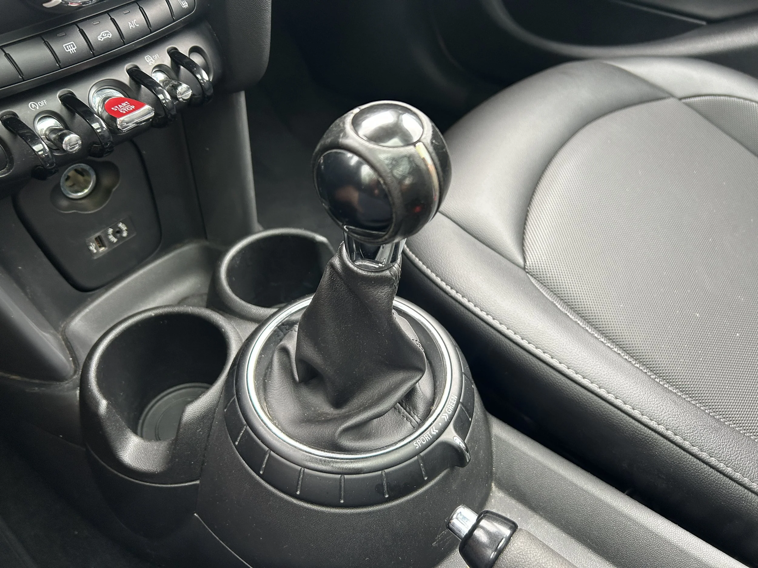 2015 Mini Cooper — photo 18