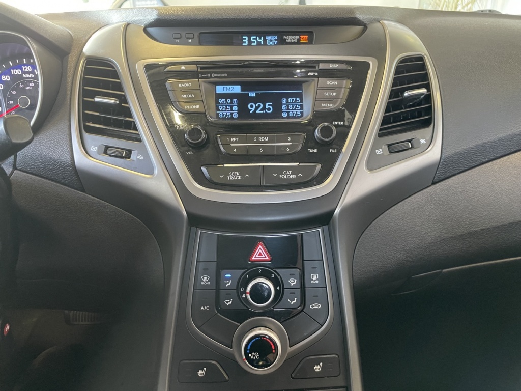 Hyundai Elantra GL 2016 — photo 25