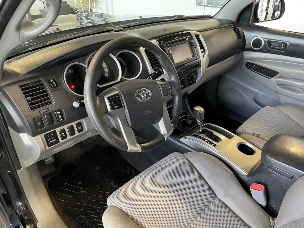 Toyota Tacoma  2013 — photo 13