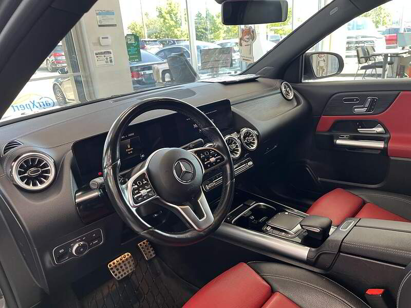 Mercedes-Benz GLA 250 2023 / AMG PACK / 4MATIC / TOIT + CUIR / CAMERA ++++ — photo 12