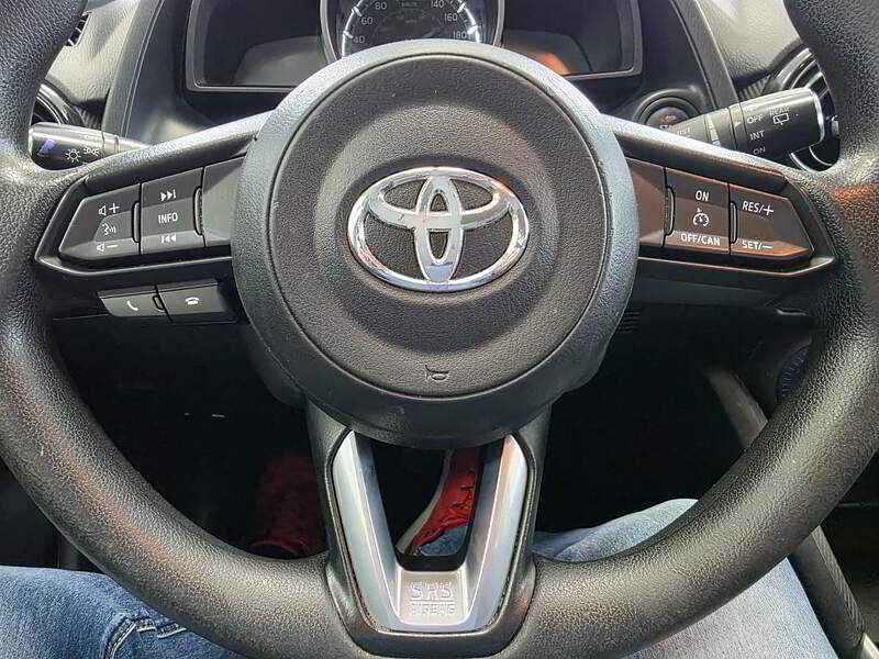 Toyota Yaris hatchback 2020 LE / AUTO + + CAMERA + BLUETOOTH +++ — photo 12