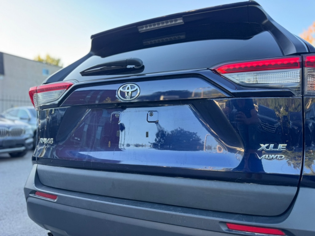 Toyota RAV4 XLE 2021 — photo 8