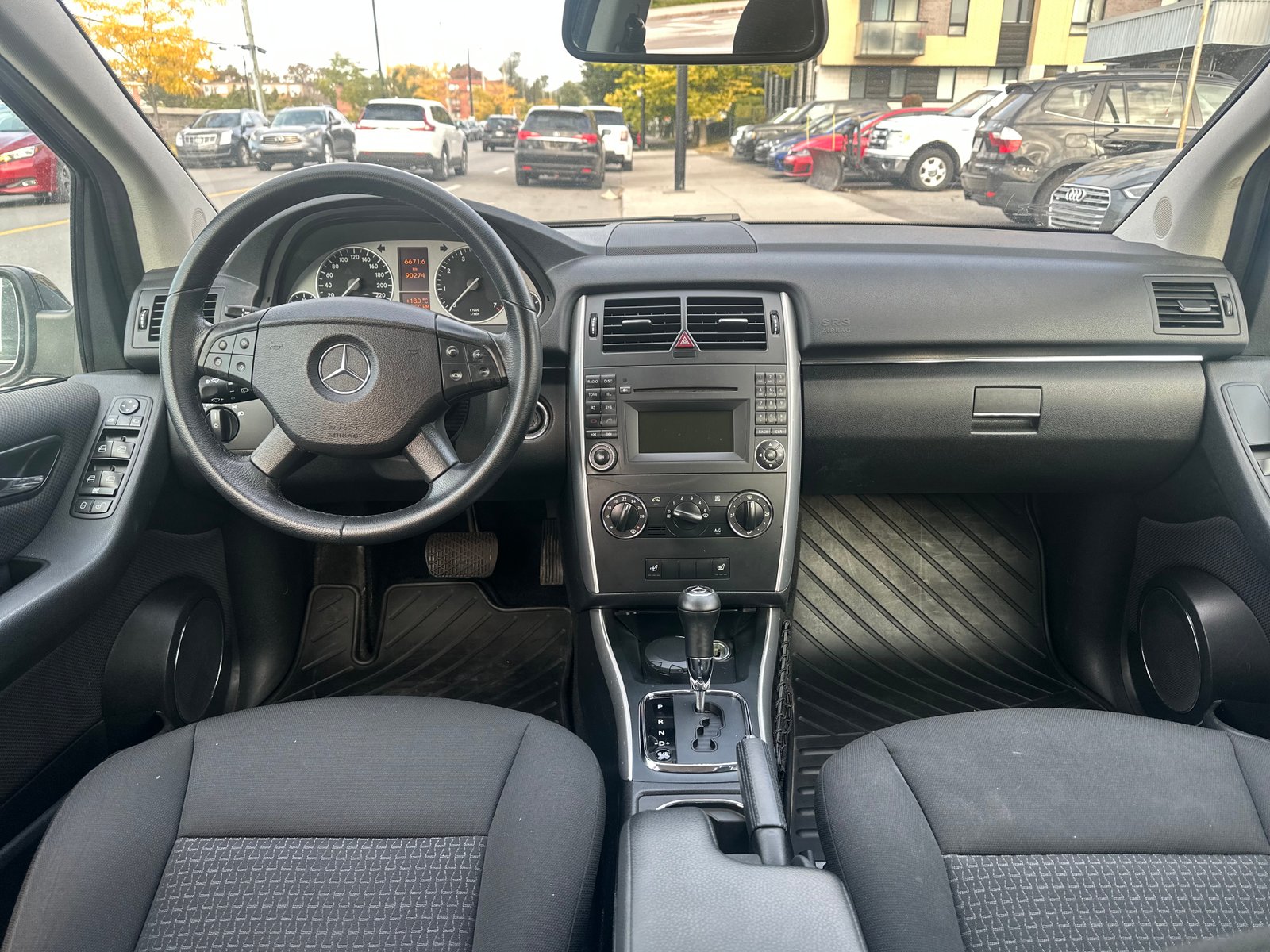 Mercedes-Benz B200 2011 — photo 10
