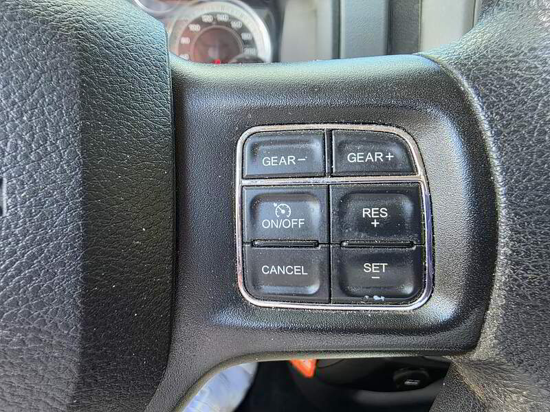 RAM 1500 Classic 2020 EXPRESS / 6 PLACES / BOITE 5 PI 7 po / CAMERA + BLUETOOTH ++++ — photo 19