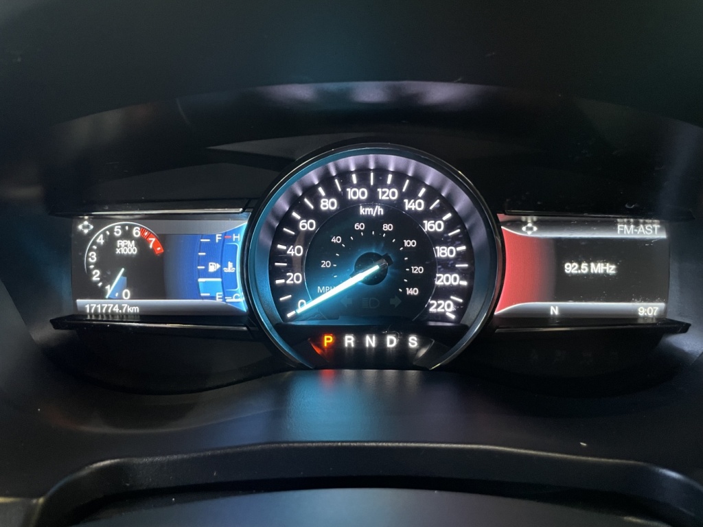 Ford Explorer XLT 2018 — photo 23