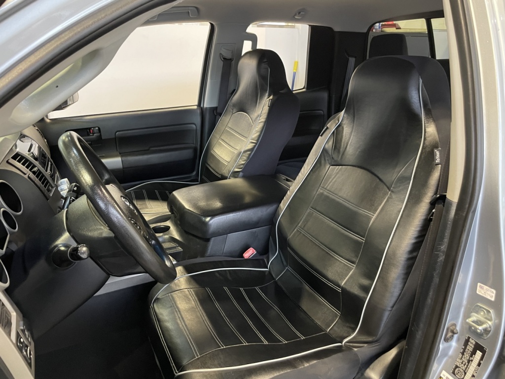 Toyota Tundra SR5 2010 — photo 16