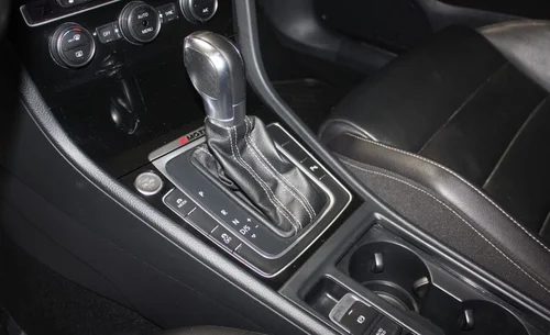 2017 VOLKSWAGEN GOLF R — photo 11