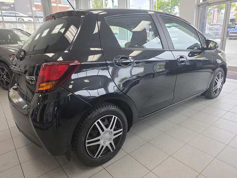 Toyota Yaris hatchback 2017 Hayon 5 portes, boîte automatique, LE — photo 5