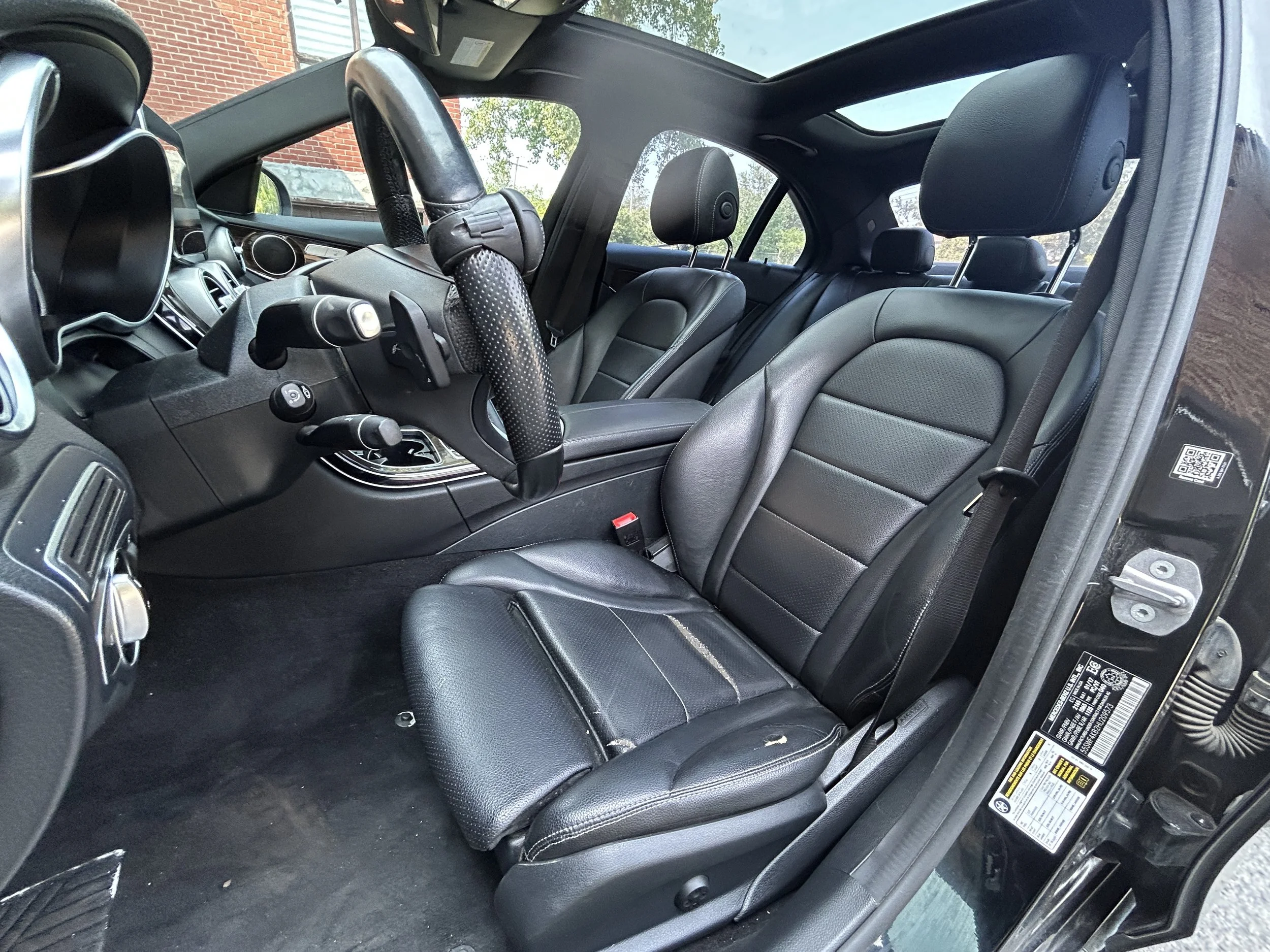 Mercedes-Benz C300 AMG 2017 — photo 10