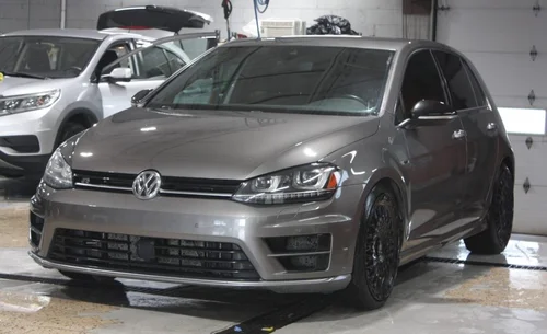 2017 VOLKSWAGEN GOLF R — photo 3