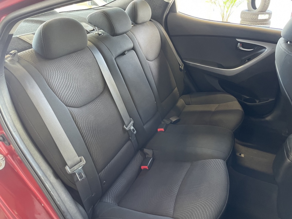 Hyundai Elantra GL 2016 — photo 13