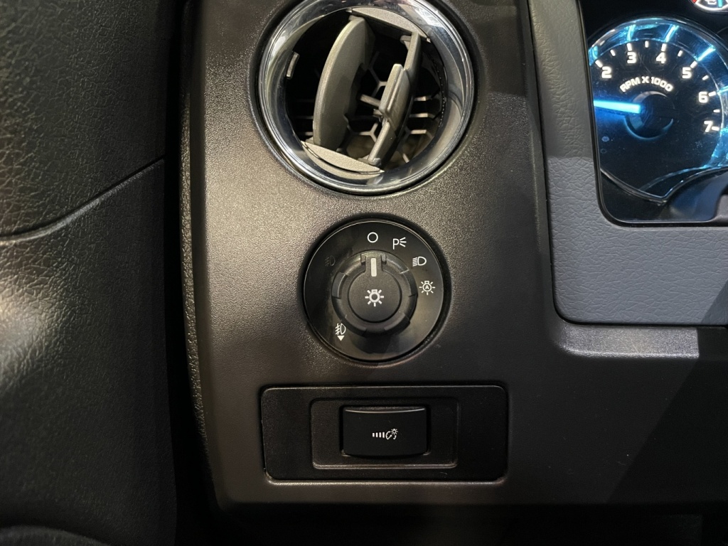 Ford F-150 Lariat 2014 — photo 24