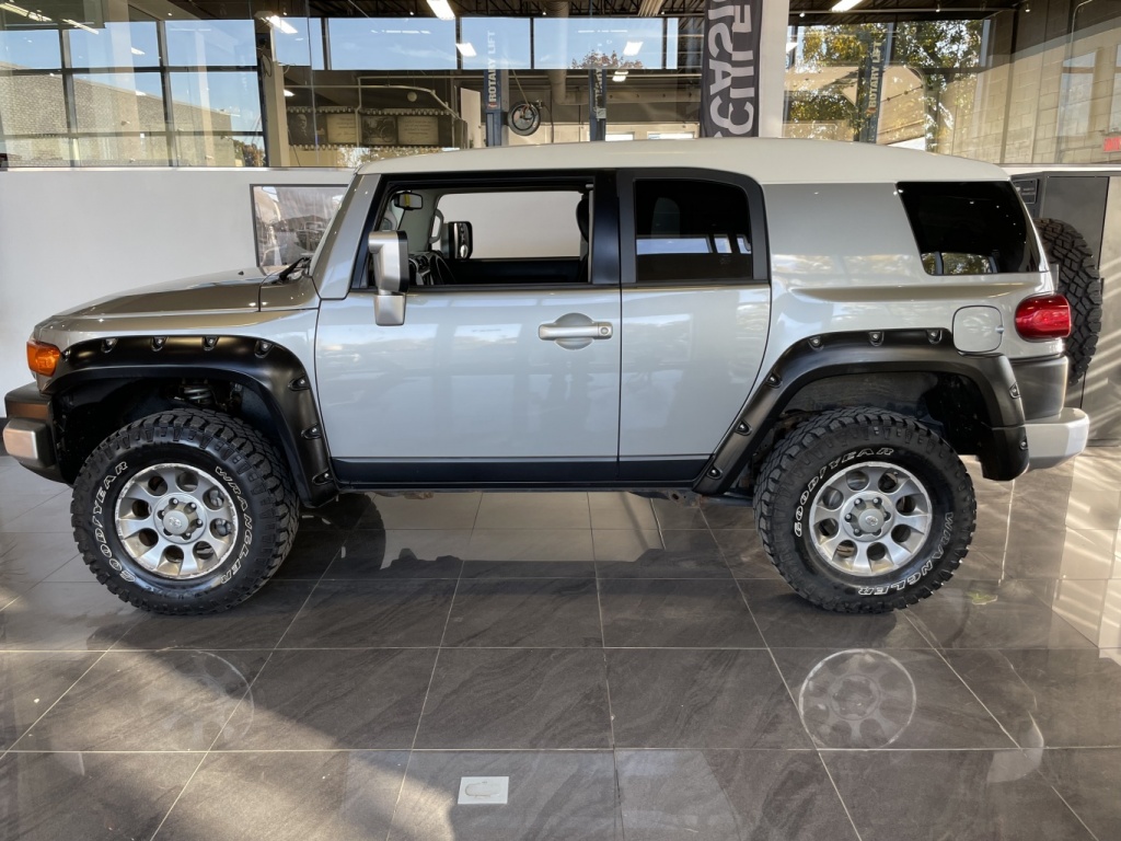 Toyota FJ Cruiser  2011 — photo 3