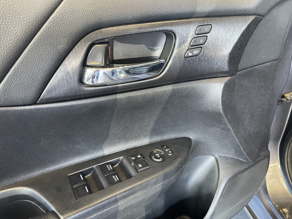 Honda Accord EX-L 2013 — photo 16