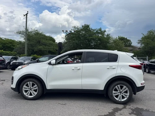 KIA Sportage LX 2017 — photo 8
