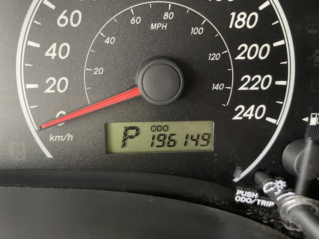 Toyota Corolla CE 2011 — photo 17